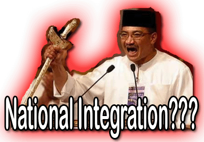 Hishammuddin keris-wielding disqualifies him as a symbol of national integration